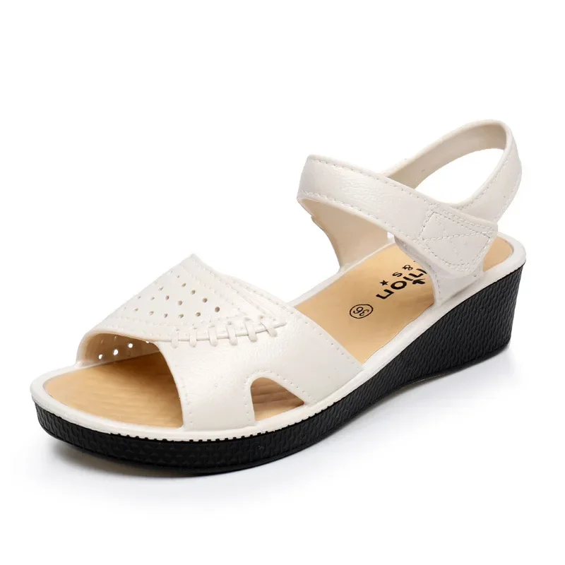 Middle aged Mom Sandals Summer Women's Sandals Slippers Flat Heel Soft Sole Elderly Sandals women shoes Bohemian2024: WHITE / 40