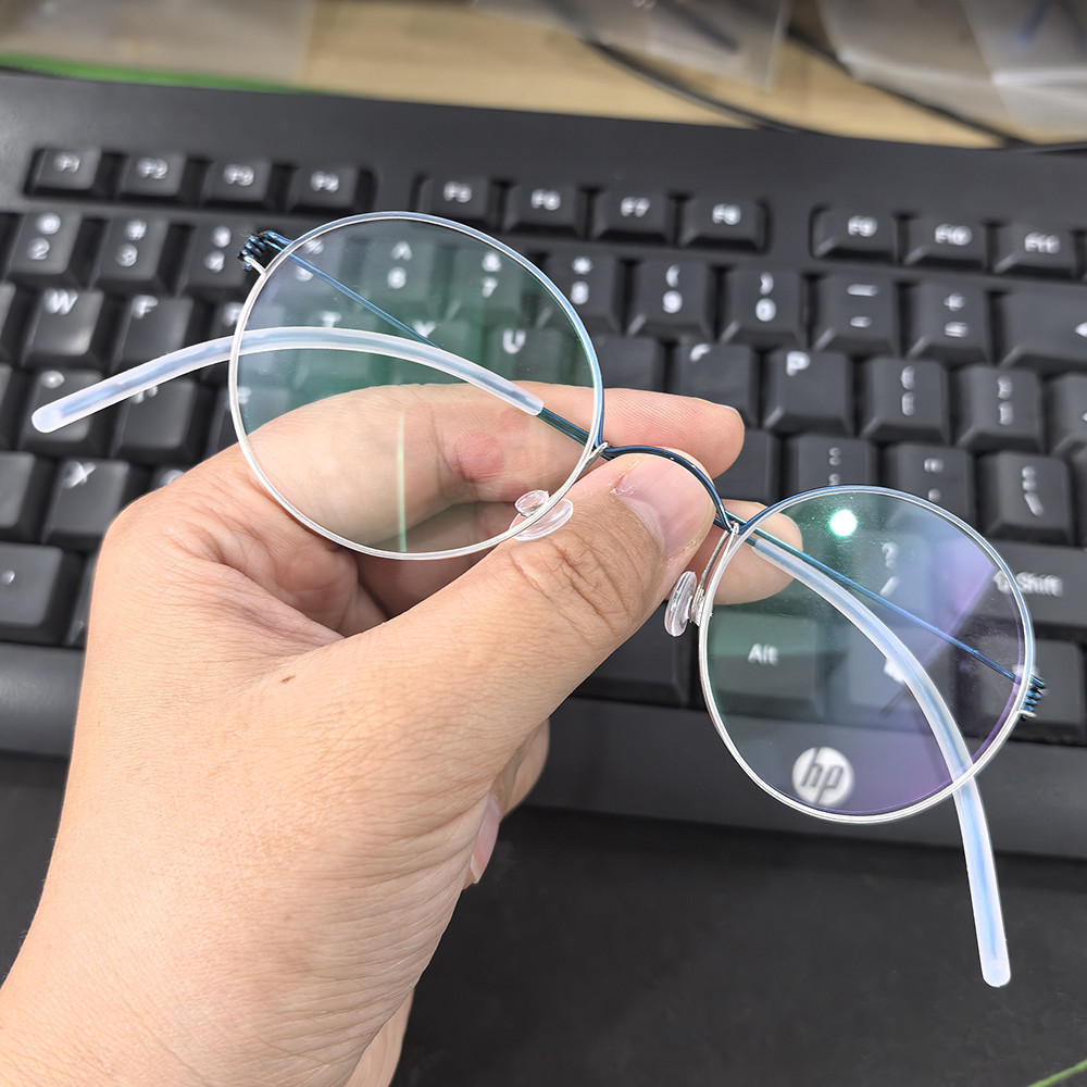 danesa, montura de gafas redonda pequeña sin tornillos para hombres y mujeres, gafas de titanio, monturas de borde de aire, gafas ultraligeras: Chocolate