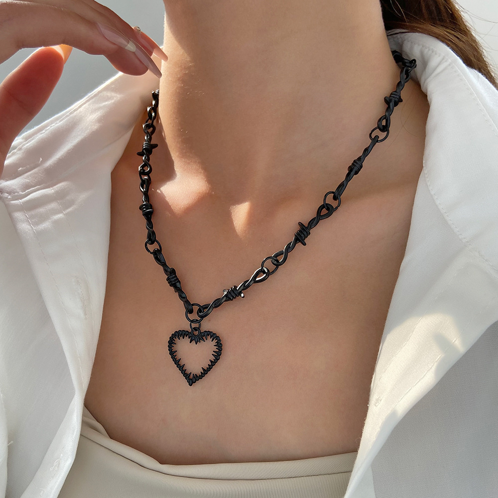 Vintage Heart Thorn Necklace for Women Girls Hip Hop Punk Heart Charm Choker Necklace DIY Jewelry Accessories 2023 Trend