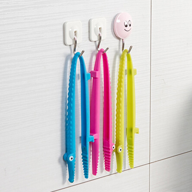 1pcs 1 PC Plastic Crocodile Shape Food Tongs Non-Stick Barbecue Clip Kitchen Tools Utensils Accessories