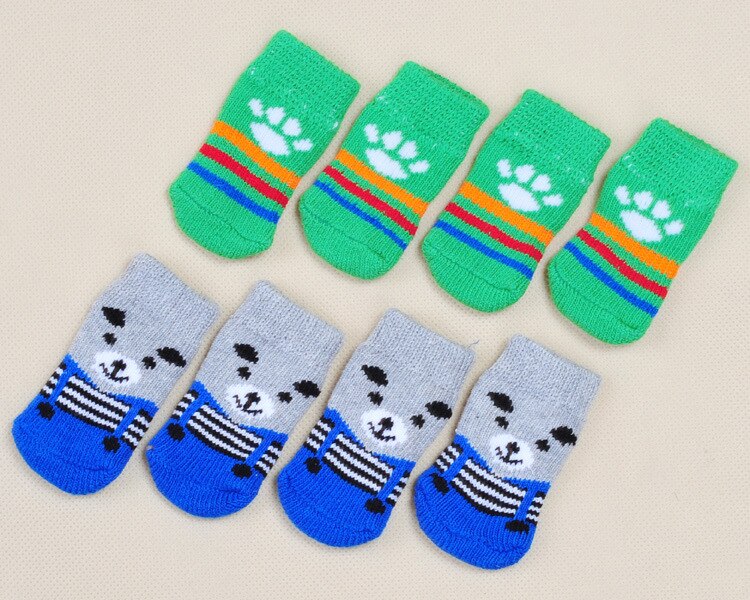 Calcetines antideslizantes de colores aleatorios para mascotas, calzas antideslizantes de dibujos animados para perros pequeños, 4 unidades