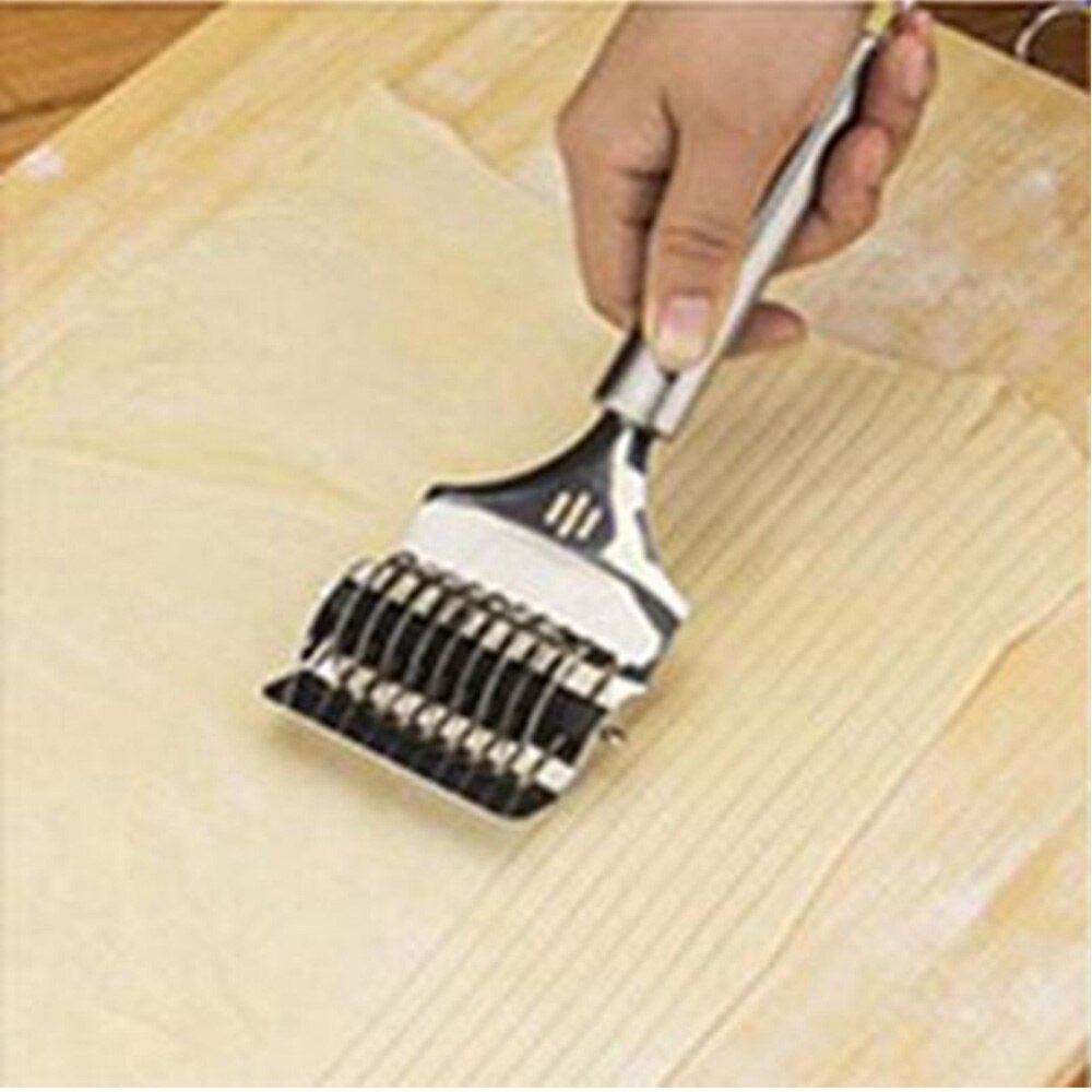 1PC Kitchen Dough Cutter Noodle Lattice Roller High Grade Stainless Steel Docker Portable Pasta Spaghetti Cooking Maker