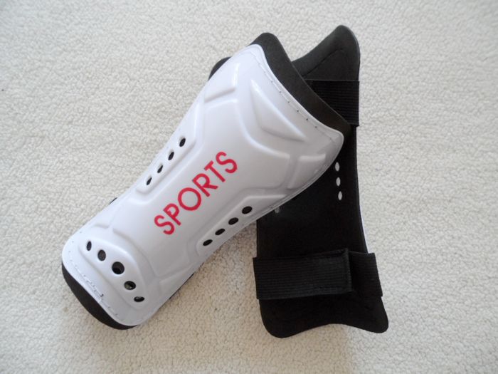 19 centimetri Professionale di Calcio stinco guardia Leggero Calcio stinco Protezione di Plastica Parastinchi pad