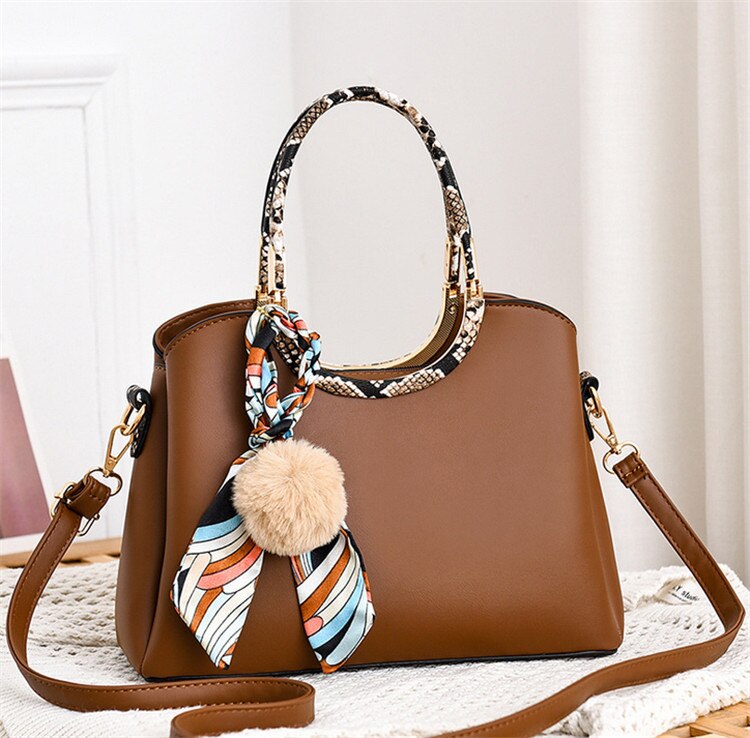 The Pompoms Mom Bag Autumn And Winter Air Handbag Generous Handbag: Chocolate