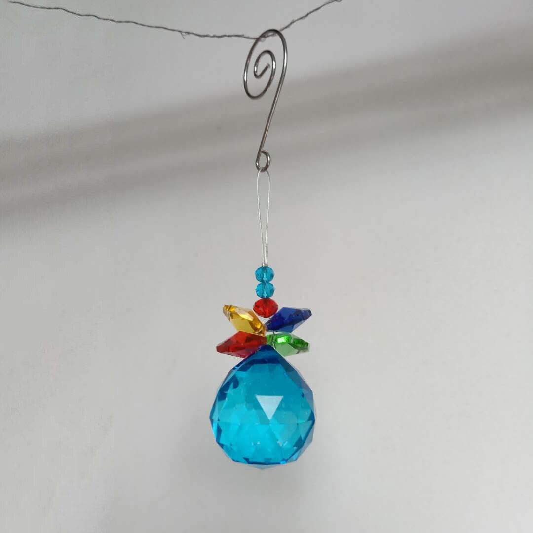 Farge diy krystaller anheng glassperler lysekrone krystaller prismer suncatcher håndlaget krystall hengende ornament hjem dekor: Blå