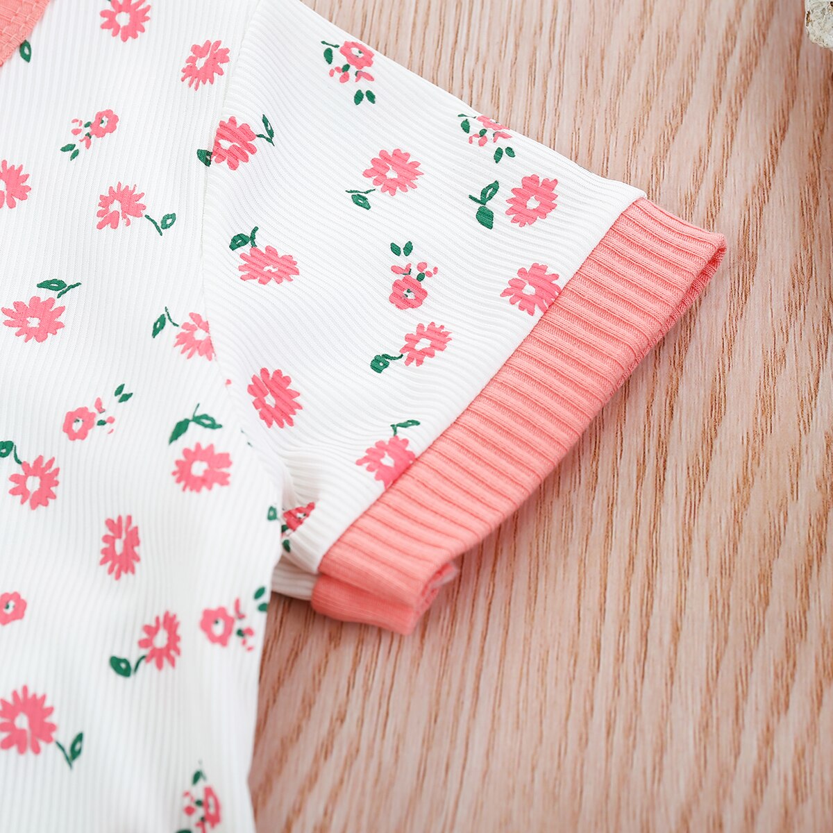 0-3 Years Print Girl\u2019s Short-sleeved and Shorts Set Floral/star Tie-dye Round Neck T-shirt and Short Pants