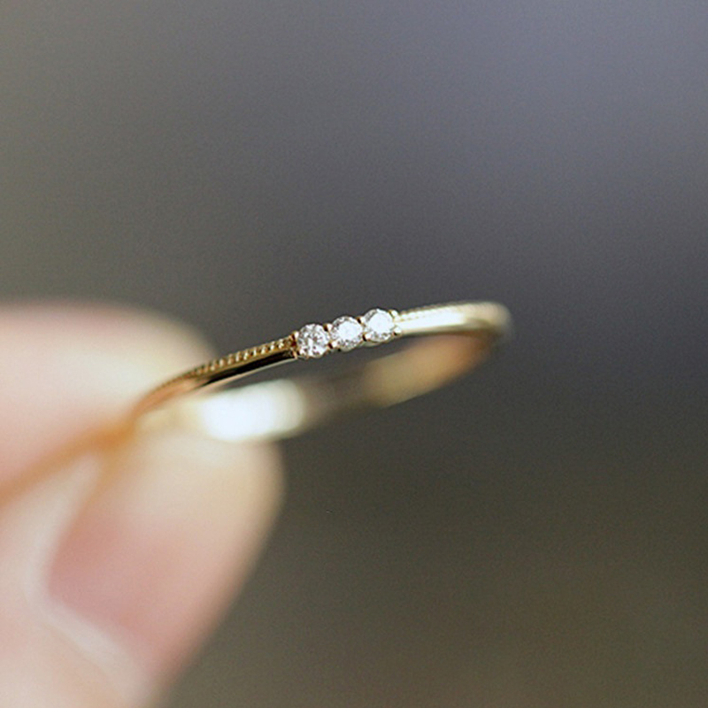 ZHOUYANG Zarte Ringe Für Frauen Mini Zirkonia Licht Gelb Gold Silber Farbe Dünne Finger Ring Schmuck KBR005