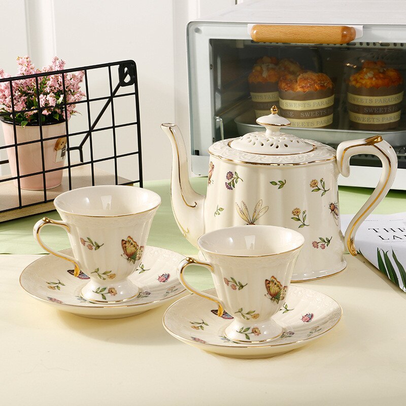 French Ceramic Coffee Cup Sets Saucers Teapot Palace Flower Tea Cups Hand Drawn Rose Butterfly Porcelain Coffee Mugs Drinkware
