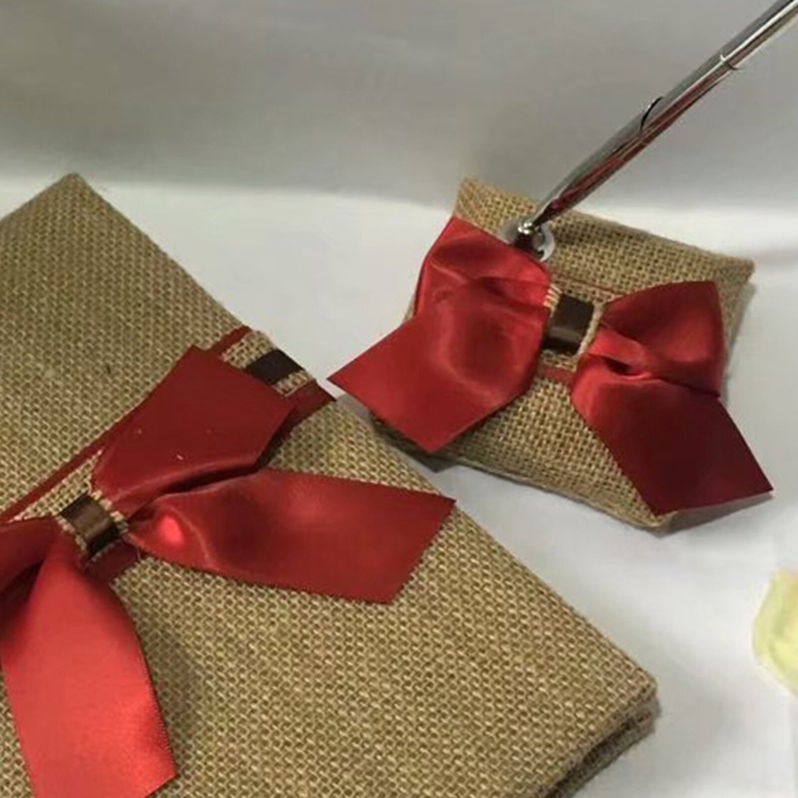 Gästbok och pennset säckväv utsmyckad satin rosett bröllop dekor mottagning