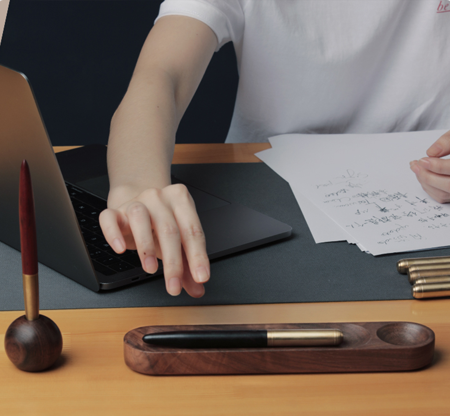 Walnut Pen Organizer Pencil Holder Desk Organizer Clips Tray Wooden Pen Stand Office Stationery Organizer Mini Ornament