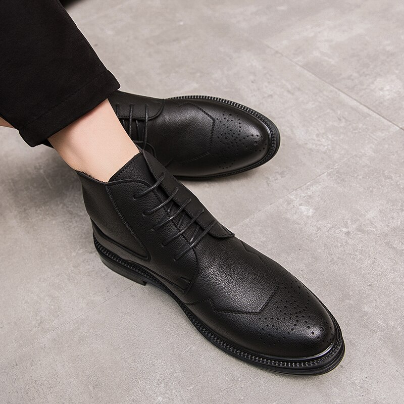 Våren hög topp herr martin boots brogue engelsk stil solida stövlar snörning flock gummi vinter hög topp herr ankelstövlar skor: Svart / 9.5