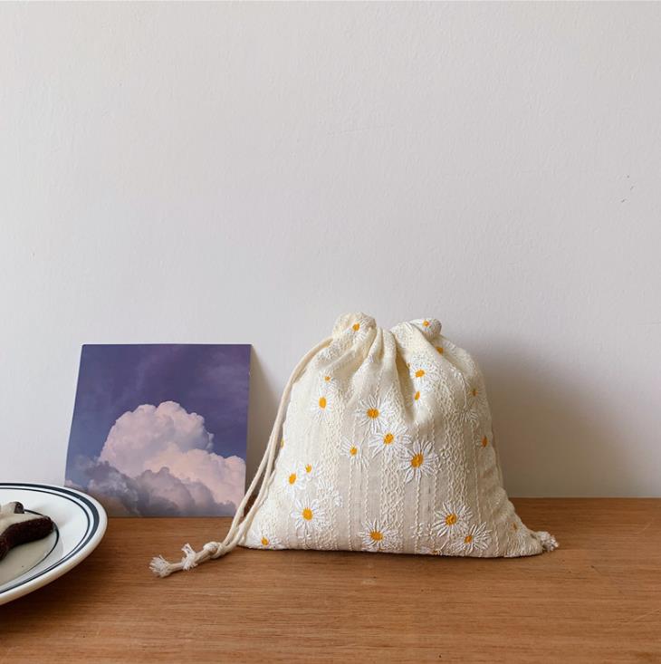 Lattice Cotton Fabric Floral Drawstring Storage Pouch Packaging Coin Purse Lipstick Jewelry Organizer Christmas Bag