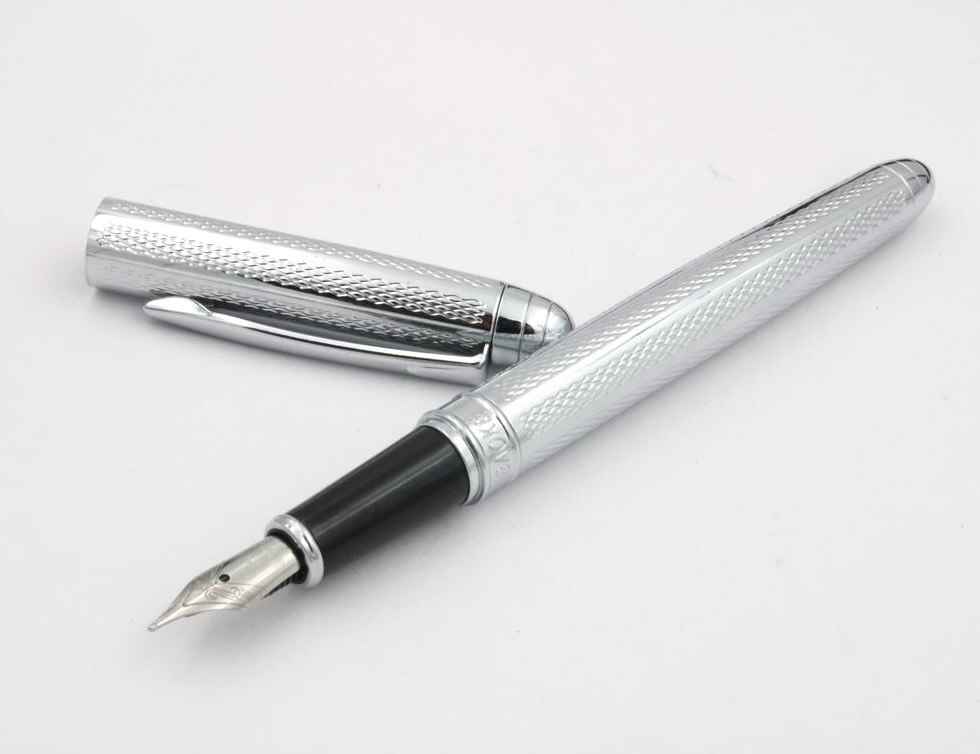 Classic Stationary School Writing black silver student Fountain Pen: silver