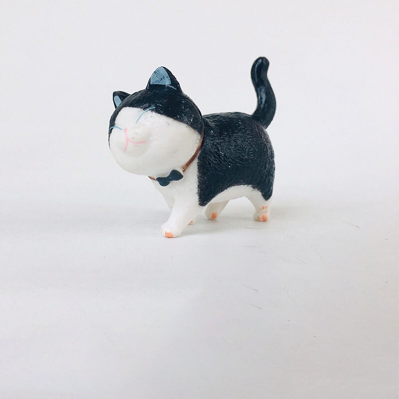 Figuras de miniaturas de animales en PVC, 1 Uds., figuras de gatos con cascabel japonés, adornos artesanales creativos para decoración del hogar: 1