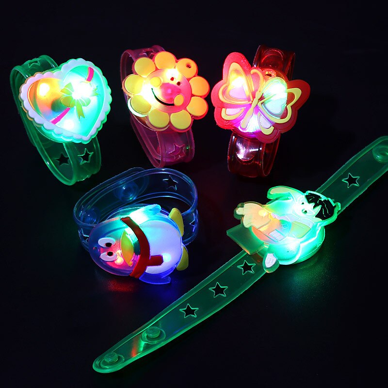 Stor lågprisbutik välfärd självlysande kartong armband tjej leksaker söt tjej mixstyle led tjej ljus armband leksaker