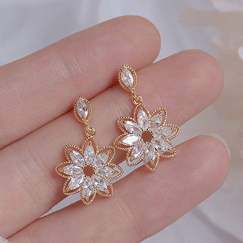 2022 neue Koreanische Luxus Kristall Zirkon Blume Zucht Ohrringe Für Frauen Elegante Metall Gold Ohrringe Mädchen Partei Schmuck: Stil4