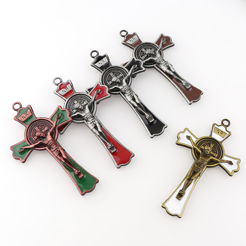 Kleurrijke Enamel Jesus Kruisbeeld Dubbele Gelijkspel Kruisen Charms INRI Benedictus Crucifix Hangers Voor Hangers Ketting