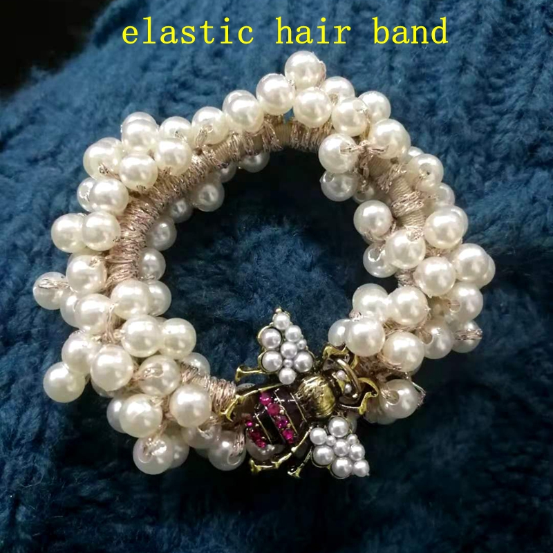 Luxury Handmade Elastic Pearl Bee Bracelet Bangle Jewelry For Women Party: Light Yellow Color