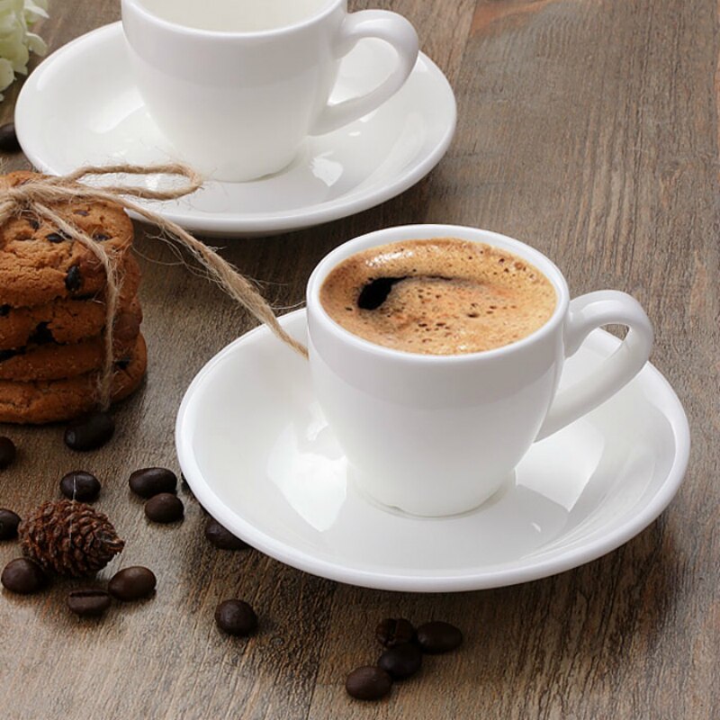 Billig klassisk europeisk stil hvit keramisk italiensk kaffekopp 80ml liten kapasitet espresso skudd krus og tallerken kommode taza