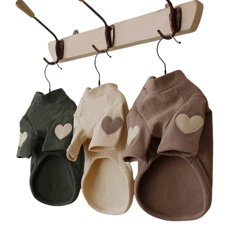 Jesienno-zimowa koszulka dla psa Cute Love Bear Teddy Yorkshire Hoodie Dog Cat Pet Love Ciepłe ubrania dla psów Designerskie ubrania dla psów