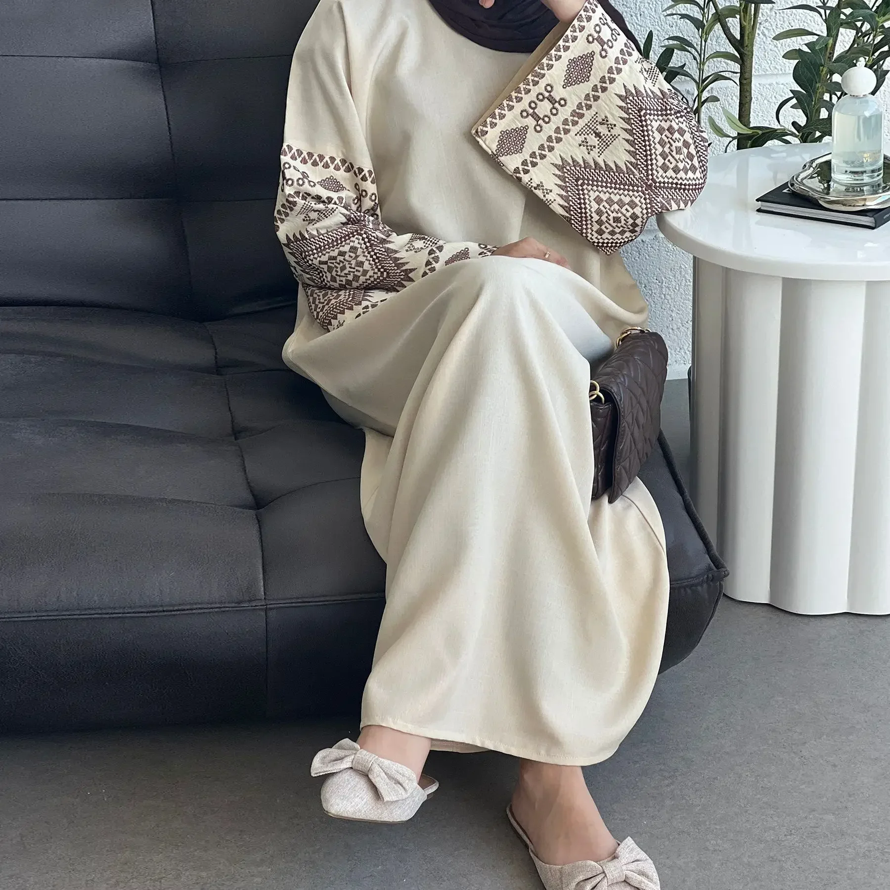 Stickerei Manschette Geschlossen Abaya Kleid Muslimischen Abayas für Frauen Dubai Luxus Türkei Afrikanische Kleider Islmaic Kleidung Hijab Kleid Kaftan