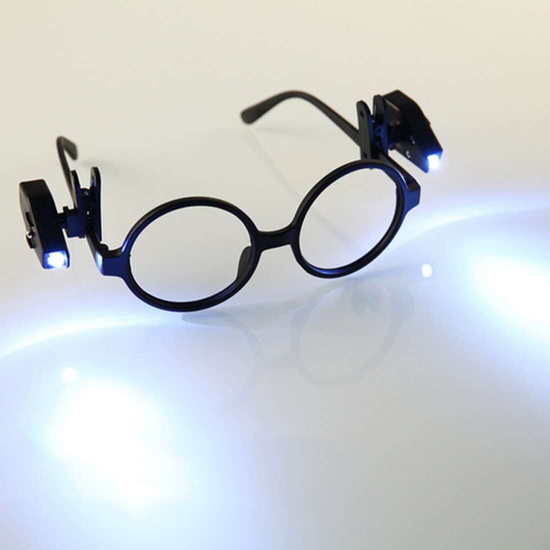 Universele Draagbare 2 Pcs Leesboek Werken Lichten Mini Led Nachtlampje Nachtlampje Clip Op Brillen Voor Lenzenvloeistof En gereedschap