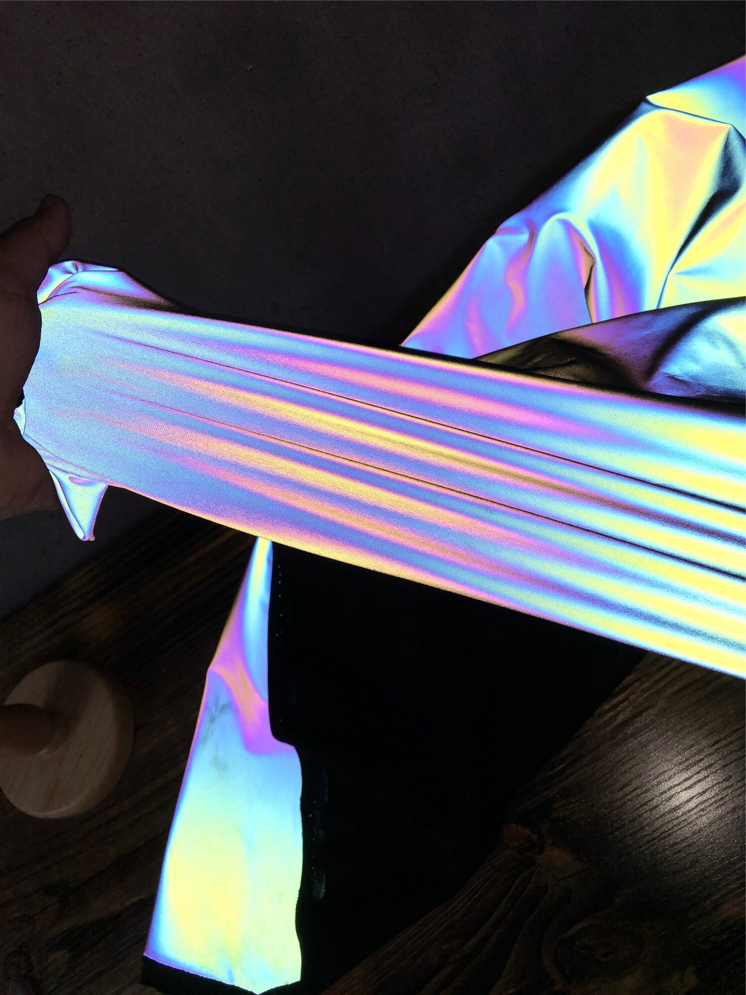 Hög renhet färgglada regnbåge reflekterande tyg kläder vindjacka tyg framtida teknik färgglada lysande: Elastisk kraft