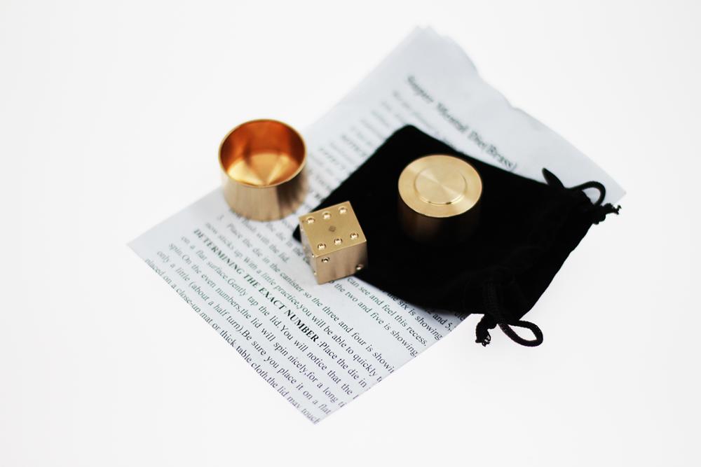 Super Mental Die (Brass) Magic Tricks Magician Close Up IllusionsGimmick Prop Metalism Classic Toys Dice Number Prediction Magia