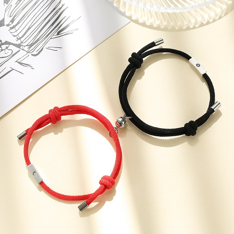 2 teile/satz Sonne Mond Paar Armbänder verrotten Schnur Freundschaft Schmuck Magnetische Glocken Perlen Einstellbare Seil Armbinde Handgemachten Schmuck