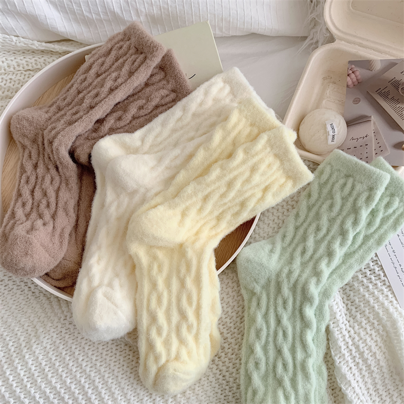 Calcetines cálidos para mujer, japonesa de invierno, calcetines mullidos de Color sólido para niñas, calcetines gruesos y bonitos para el hogar, calcetines suaves Kawaii para otoño