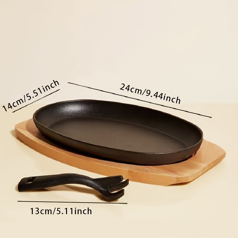 A three in one cast iron baking tray Iron plate cast iron oval steak pan Home gas barbecue, grilled fish dish
