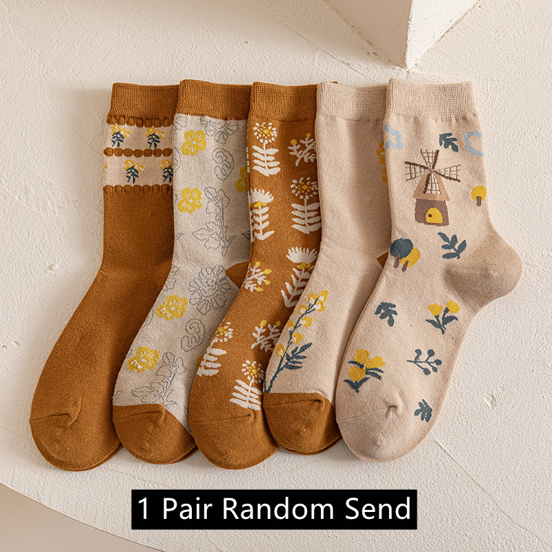 Sarjakuva eläimet kirjonta söpöt naisten sukat japanilaiset kawaii röyhelösukat kukkakuvioiset pitkät sukat jouluvuoteen& #39 #39: 1 pari satunnaista lähetystä