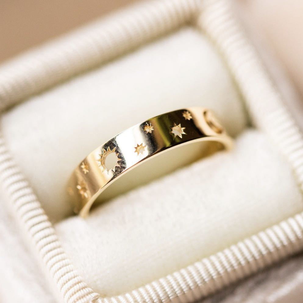 Vintage Hollow-out Moon Star Starlight Gold Color Ring For Women Women Finger Jewelry Engagement Ring