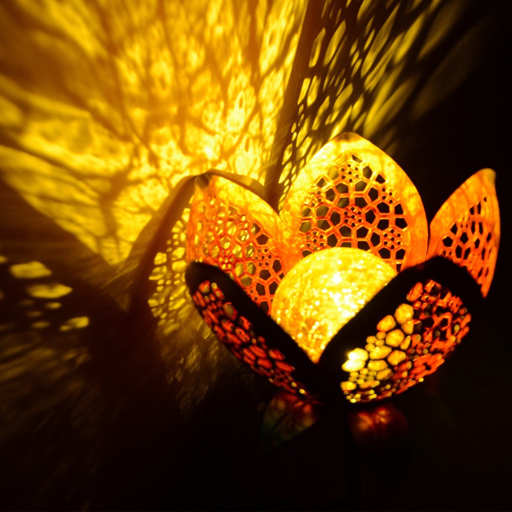 LED Tuin Solar Light Pathway Hollow Bloem Stake Projector Lamp Decor LED Licht Lamp Bloem licht