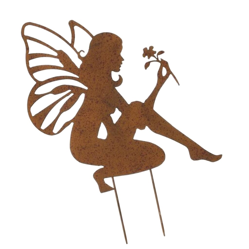 Grote tuinengel / feeënpaal van metaal voor decoratie van het gazon in de buitenlucht