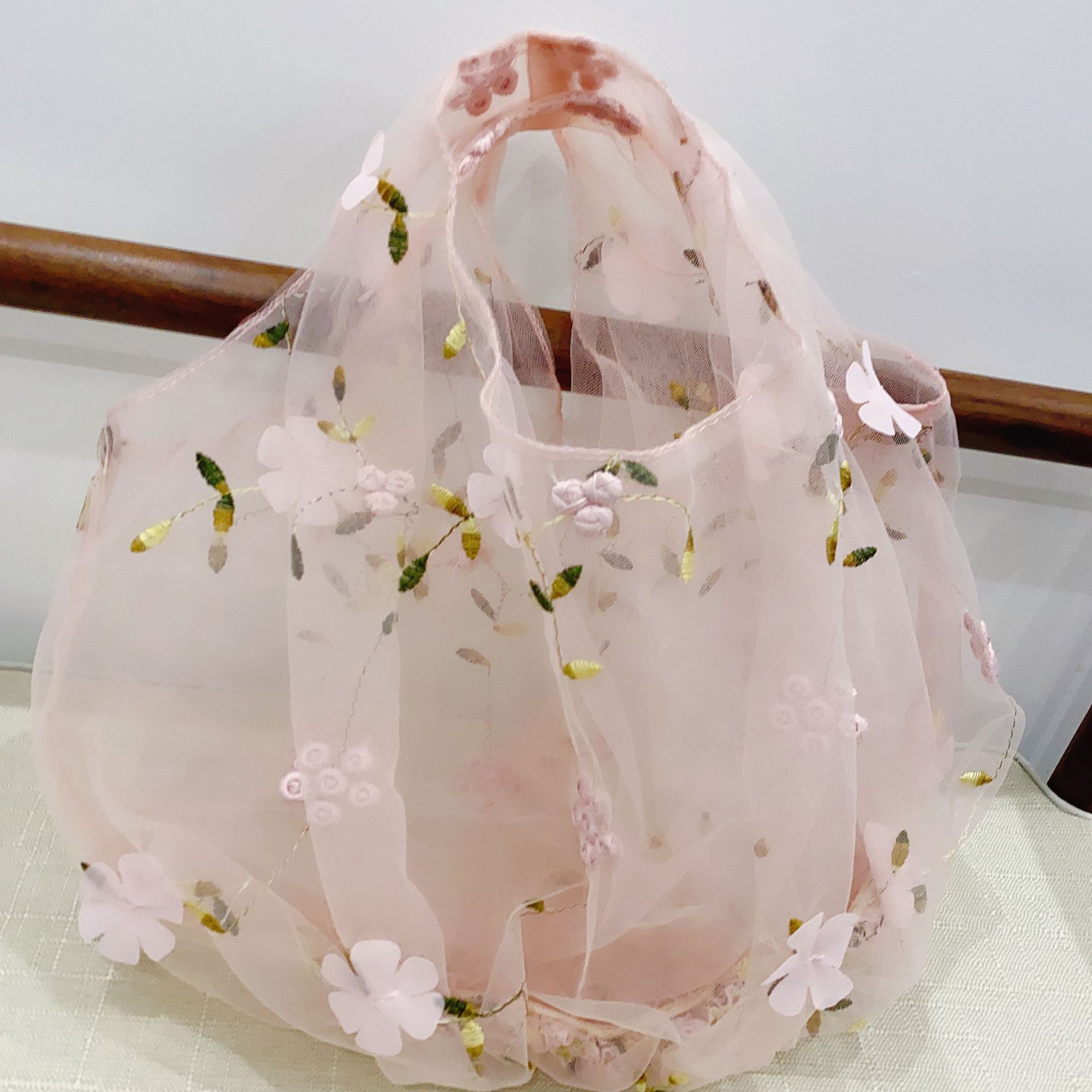 Women Embroidery Transparent Tote Mesh Storage Bag Daisy Organza Handbag Korea Girls Fruit Bag Purse: Pink B