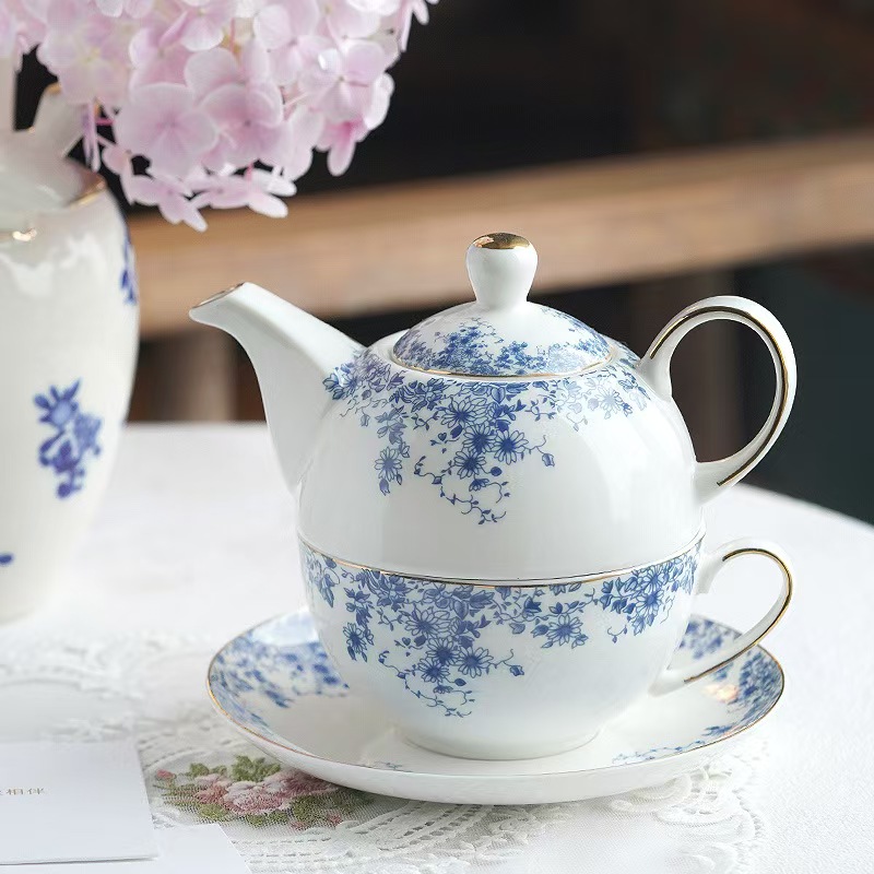 Engelsk blomkanna klassisk blå och vit prästkragekanna hem keramisk kopp och fat phnom penh eftermiddagsblomsterteservis