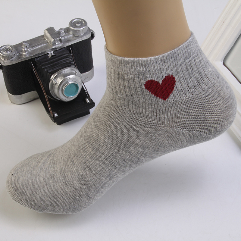 Moda Harajuku kobiety długie skarpetki bawełniane skarpety sportowe japońnarty nowość kocham serce wzór skarpetki Hiphop trwała bawełna fajne skarpetki