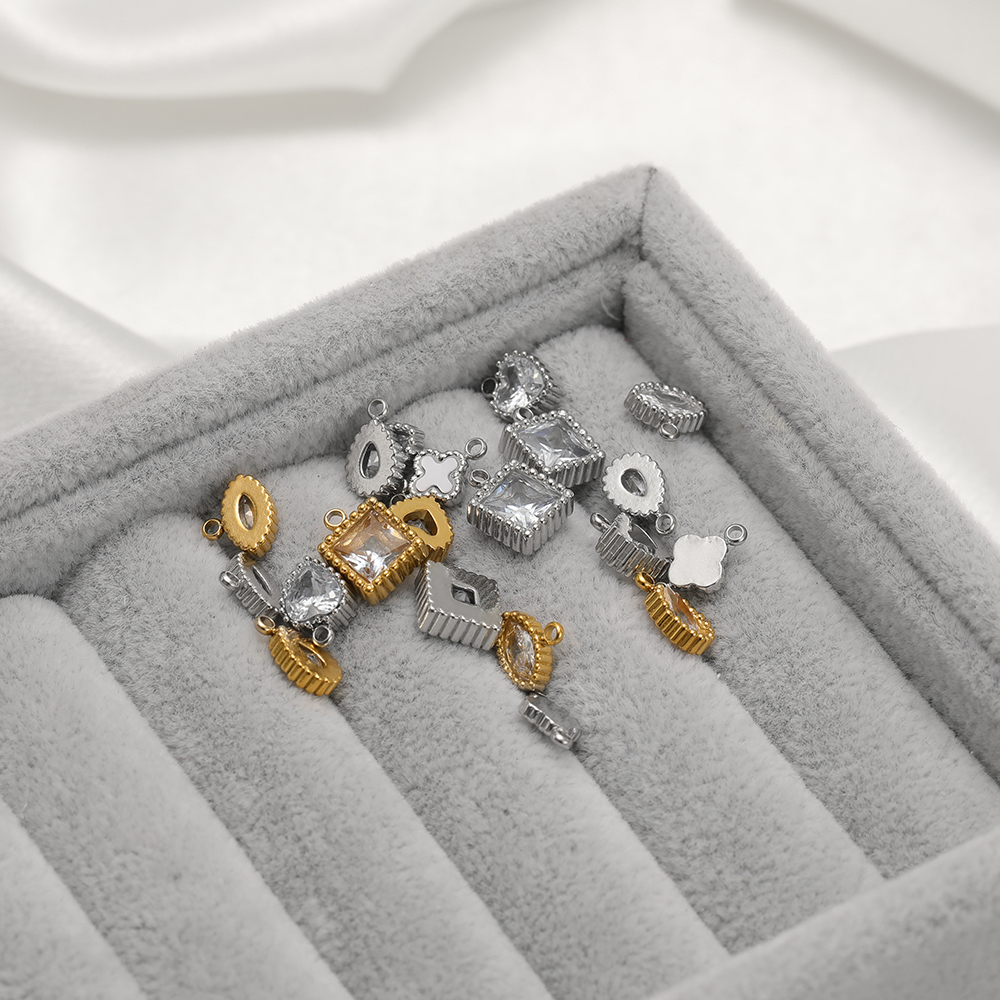 5 Stück Edelstahl Herz Glas Kristall Reize Gold Farbe Quadratische Anhänger für DIY Halskette Schmuckherstellung Armbänder Erkenntnisse