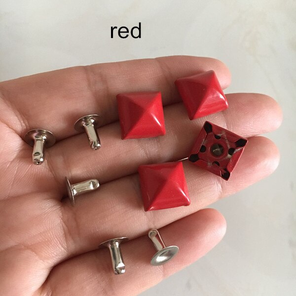 100 sets Plump Pyramid Rivet Spike With Base,12*12mm Square Metal Rivet Studs Punk Style DIY Rivets For Garments Decoration: red color