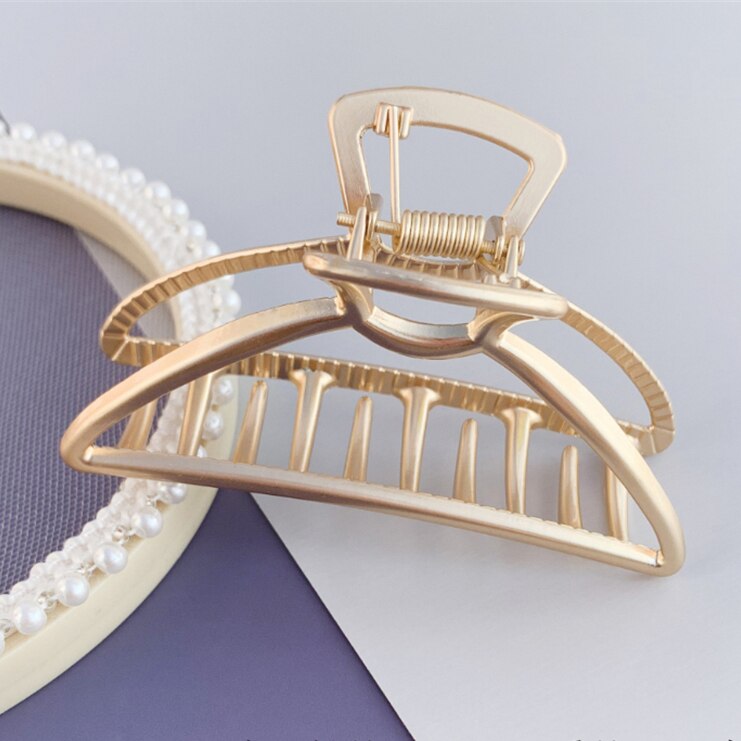 Women Girls Geometric Hair Claw Clamps Metal Hair Crab Moon Shape Hair Claw Clip Solid Color Hairpin Large Size Hair Accessories: Matt Gold Large