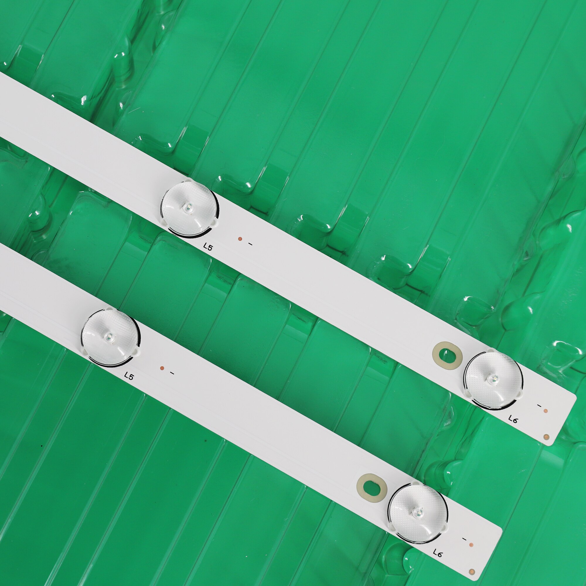 TVs LED Backlight Strips MS-L1343 V1 V2 8D32-DNWR-A3206B 32" LED TV Bars CY 2*6_3030_300MA_36V Bands Rulers JL.D32061330-081AS-M