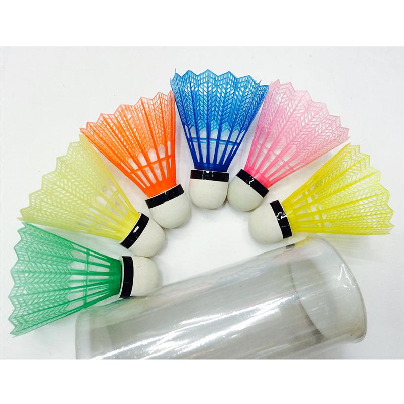 12 stks Nylon Feather Shuttles Training Plastic Badminton met Grote Stabiliteit en Duurzaamheid voor Indoor Outdoor Sport
