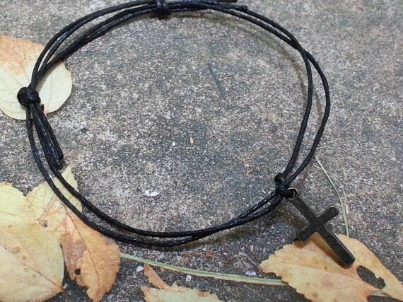 Armbinde für männer Silber kreuz charme schwarz kabel: Schwarzes verzinktes
