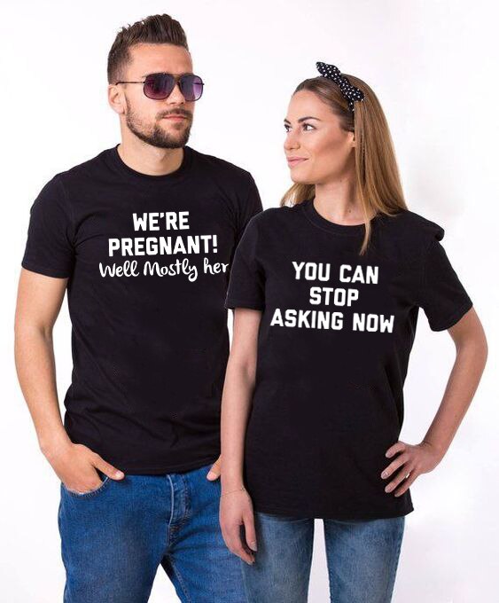 Vi& #39 ;er gravid, du kan stoppe med at spørge nu graviditetsmeddelelse t-shirt mor og far skjorte mor skal være mor far have på