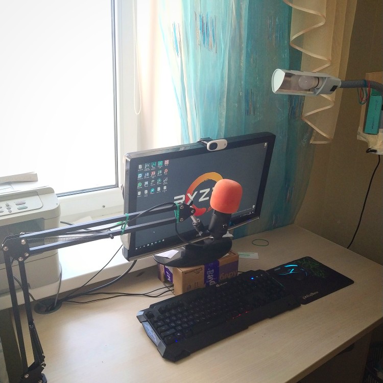 Pro Desktop Microphone Holder Suspension Scissor Arm Microphone Stand Table Mounting Clamp for Samson Blue Yeti Snowball