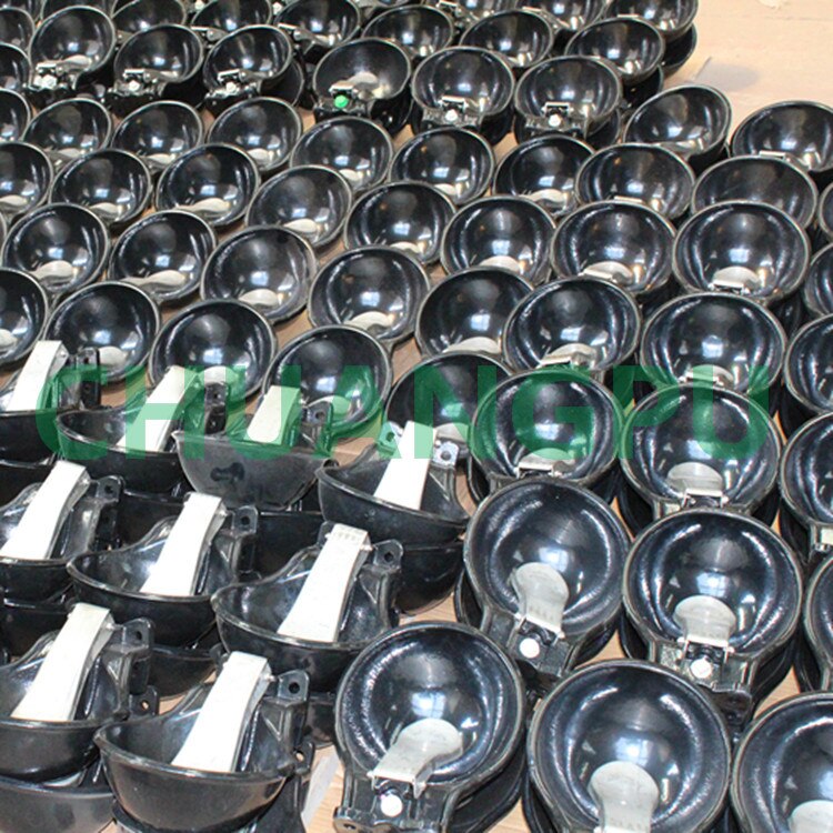 Chuangpu Automatic Livestock Drinker 1.5Liter Iron Material Farm Cow/Cattle Drinking Water Bowl for