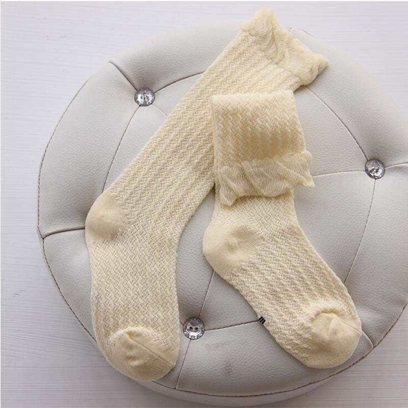 Tyttövauvan säärystimet vauvan ja lapsen polvisukat vauvan ja pojan sukat 100%  puuvillaa vaatetustarvikkeet sukat säärystimet lapset valkoiset