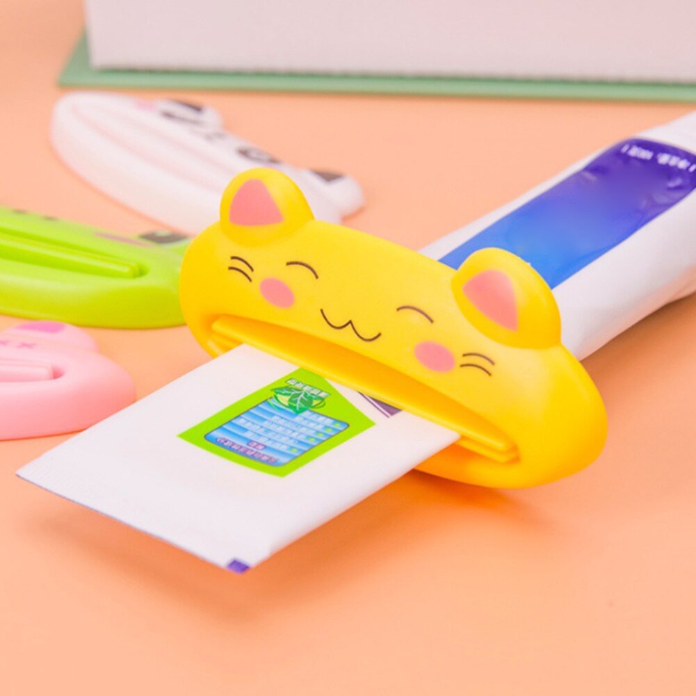 1 pc søde dyr plast tandpasta squeezer bad tandbørste holder rør rullende holder squeezer tandpasta dispenser værktøj