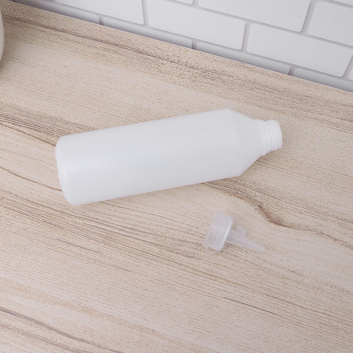 2PCS 500ML Squeeze Bottles Leak-proof Caps Dispense Squeeze Polyethylene Bottle for Liquid Home Use